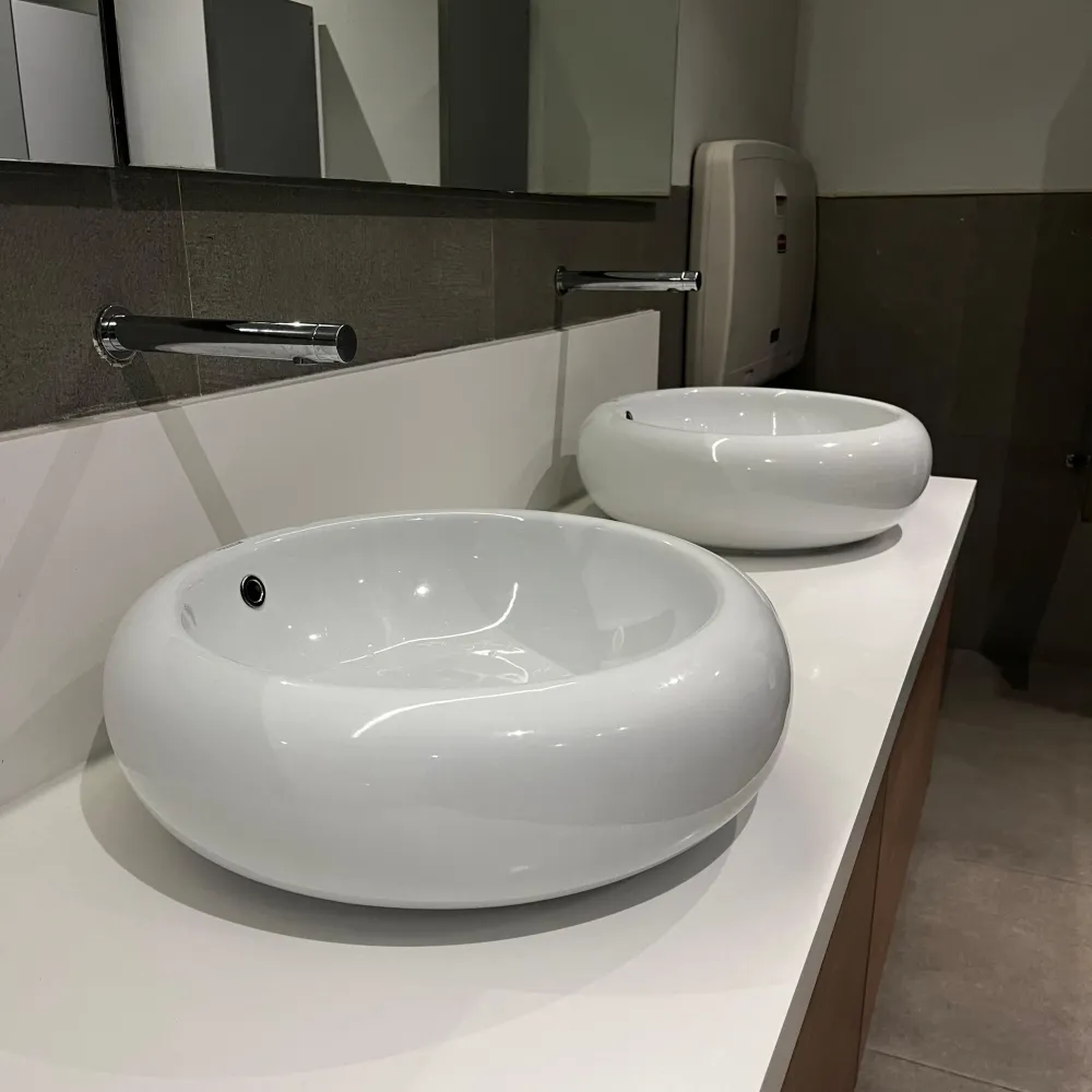 Dispensador Tubular con "Sensor Ir" Muro Wasser smart
