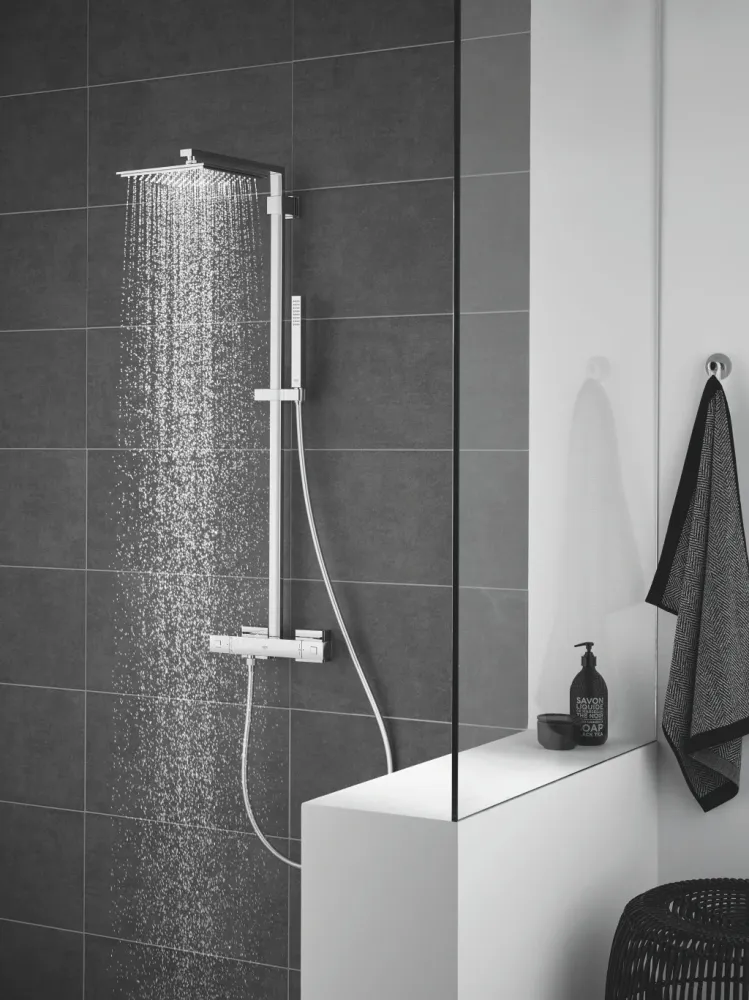Sistema De Ducha Euphoria XXL 230 - Grohe para Ahorrar Espacio