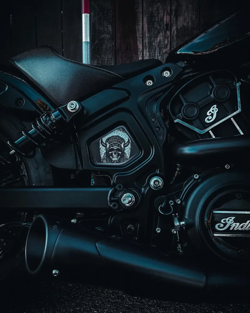 Inserto de marco medio Indian Scout - Skull Warbonnet 108 BW