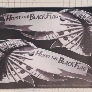 Iza la bandera negra - Calcomaní multicompatible para tanque-BW