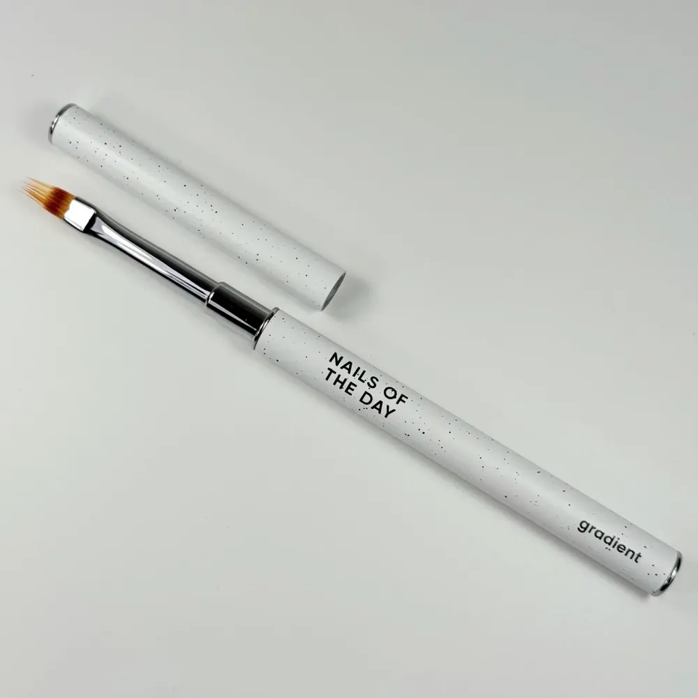 NAILSOFTHEDAY Brush Gradiente — pincel profesional metálico con tapa, diseñado para realizar degradados perfectos, 12 mm.