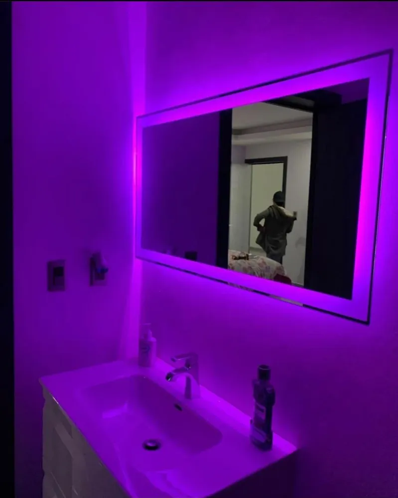 Espejo para baño con iluminación led. para Viaje