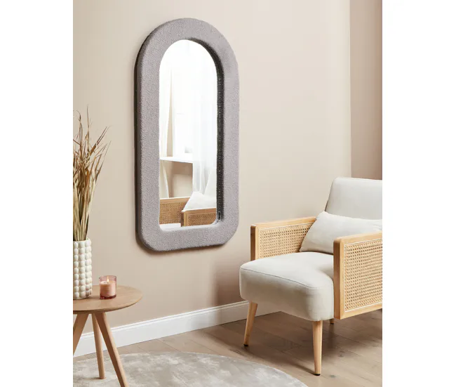 Espejo de pared de boucle gris pardo 60 x 120 cm CERVON