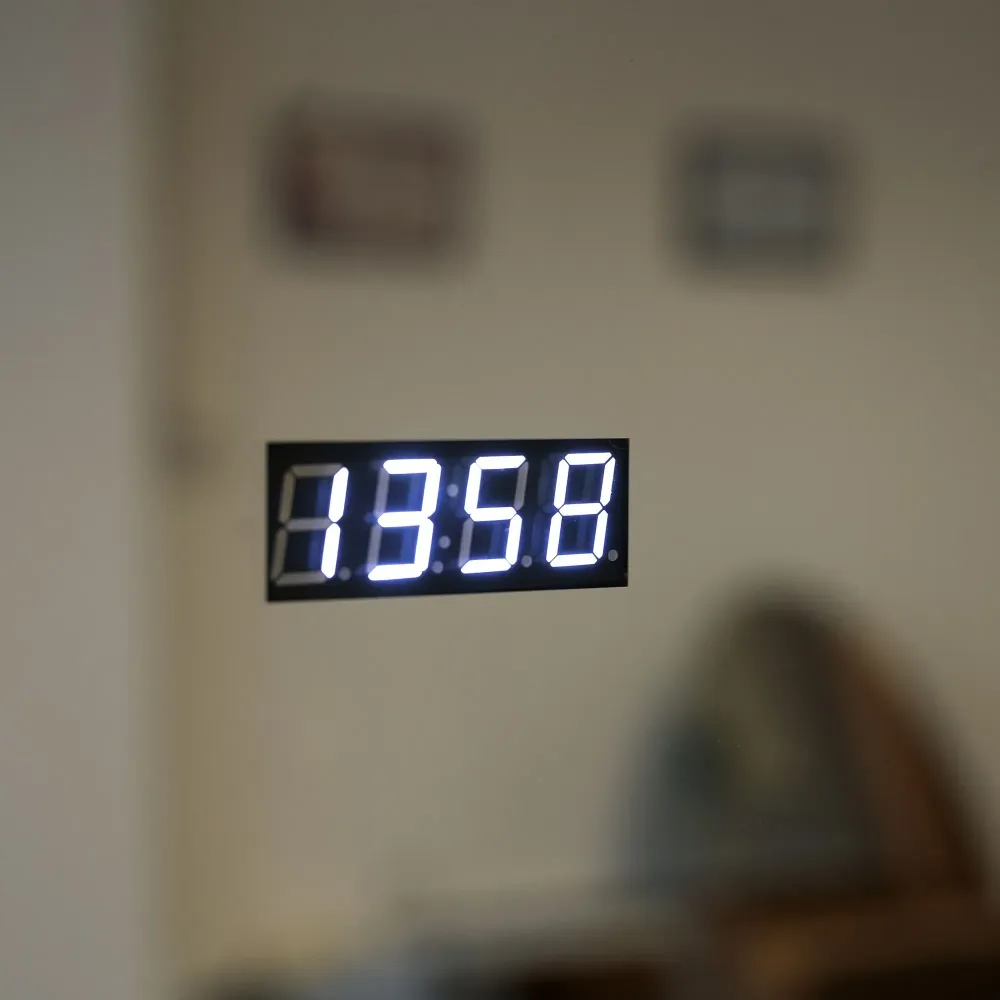 Espejo rectangular táctil con reloj, termómetro y aumento 80x60 cm