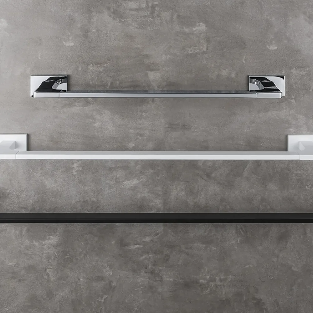 Con Certificación CE Porta toallas 57cm en latón negro mate colección Look de Colombo Design