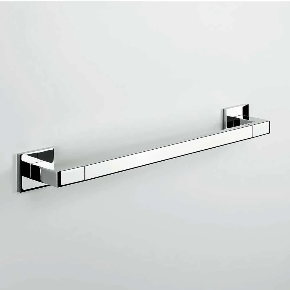 Porta toallas de baño de 56 cm de forma cuadrada en latón cromado Colombo Design colección BasicQ con fijación taco