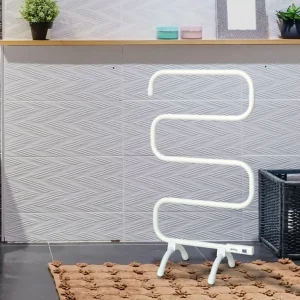 Toallero blanco con diseño actual de aluminio