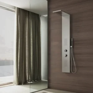 Pannello Doccia idromassaggio dal design squadrato realizzato acciaio inox spazzolato con cascata