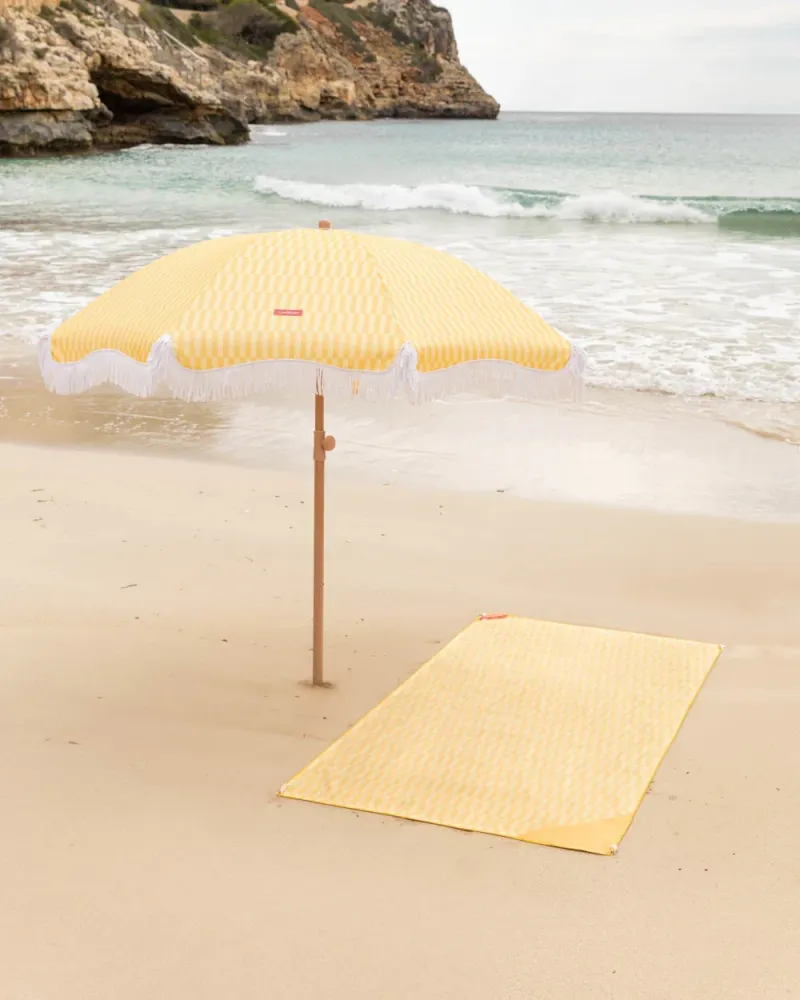 TOALLA PLAYA FLAMINGUEO HONEY AMARILLA | Lavable Máquina | Sin Soltar Pelusas
